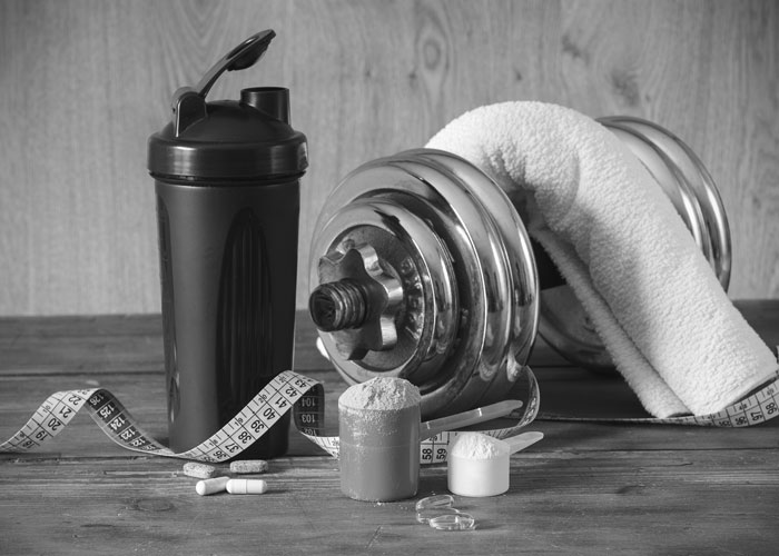 dumbell water bottle and nutritional powder